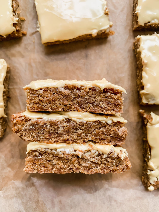 Chewy Maple Frosted Blondies Recipe